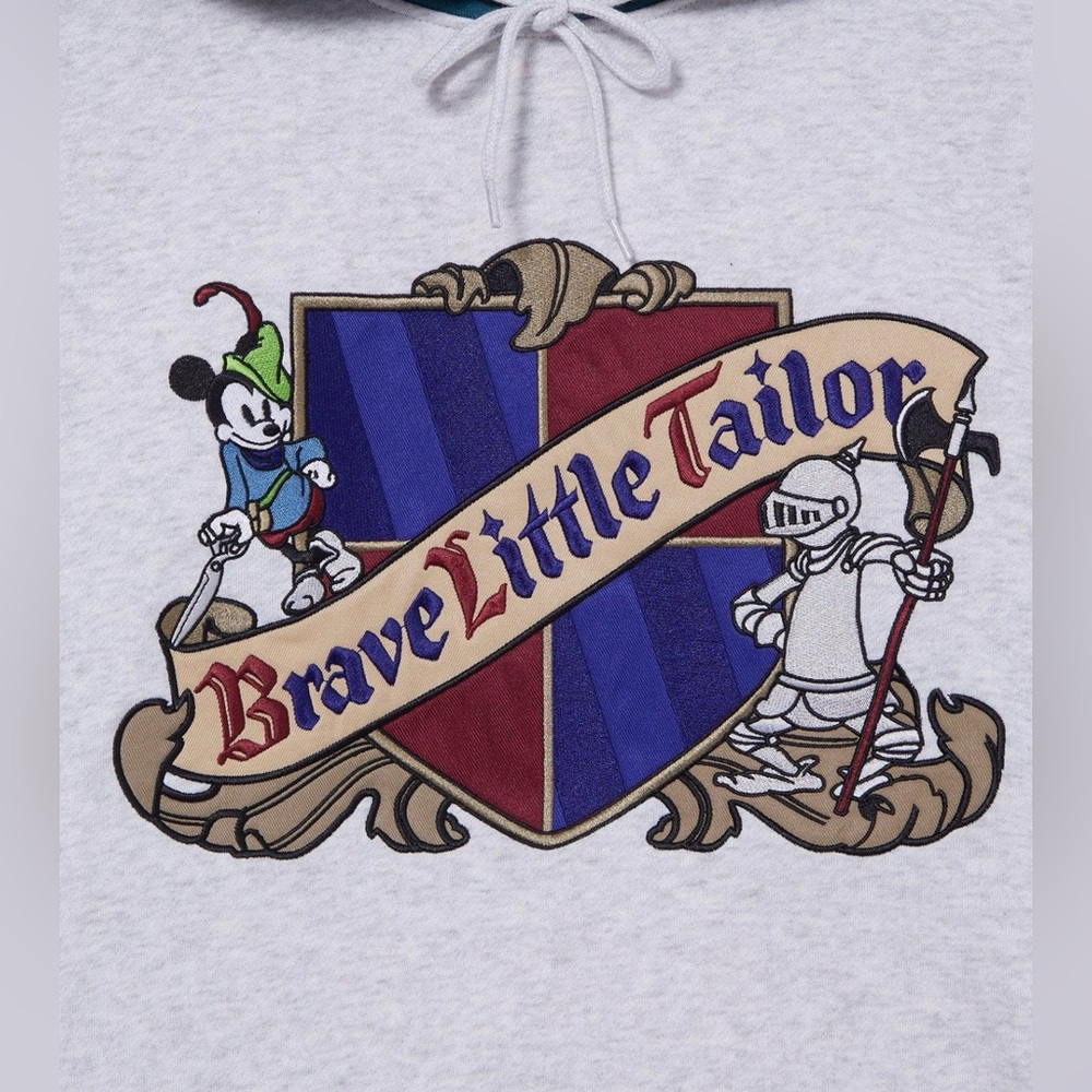 NWT Disney Mickey Mouse little tailor blocked hoodie
Size 4X - Picture 2 of 3